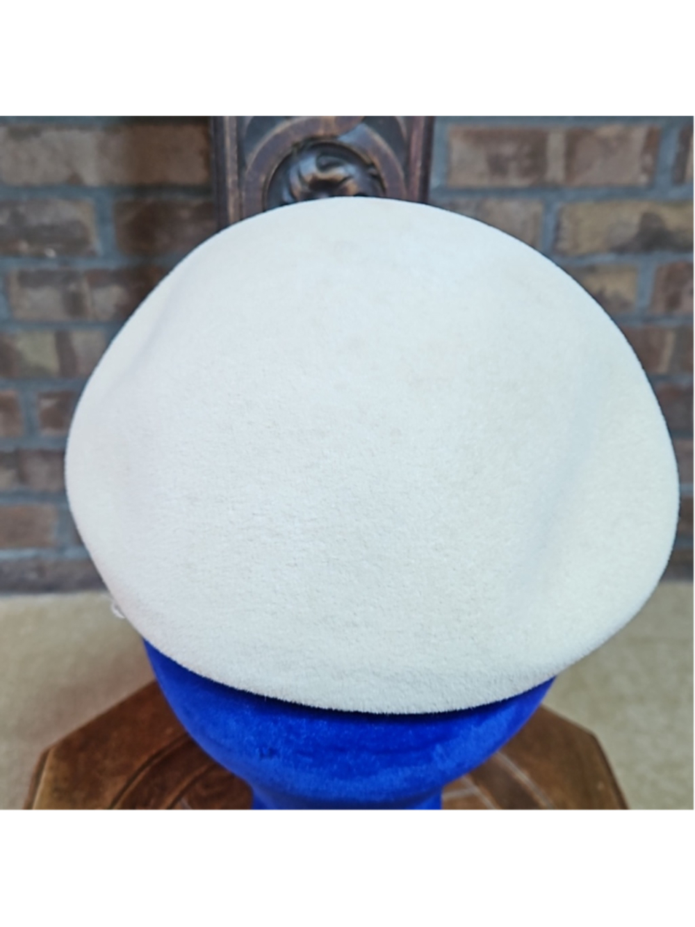 Vintage Christine Origional, New York ladies hat. Felt, brocade, rhinestones. - Picture 3 of 7